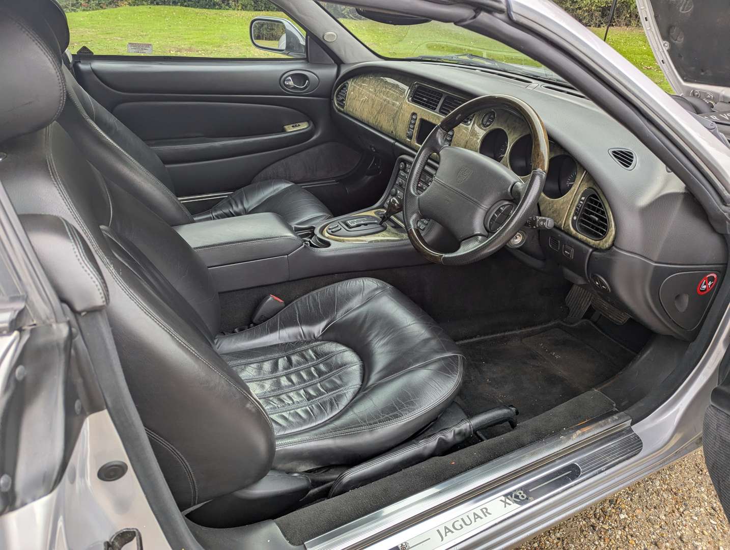 <p>2001 JAGUAR XK8 4.0 CONVERTIBLE AUTO</p>