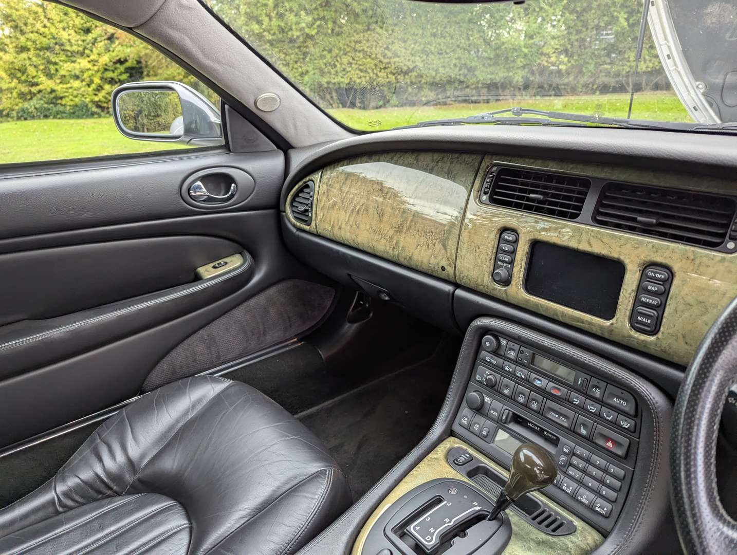 <p>2001 JAGUAR XK8 4.0 CONVERTIBLE AUTO</p>