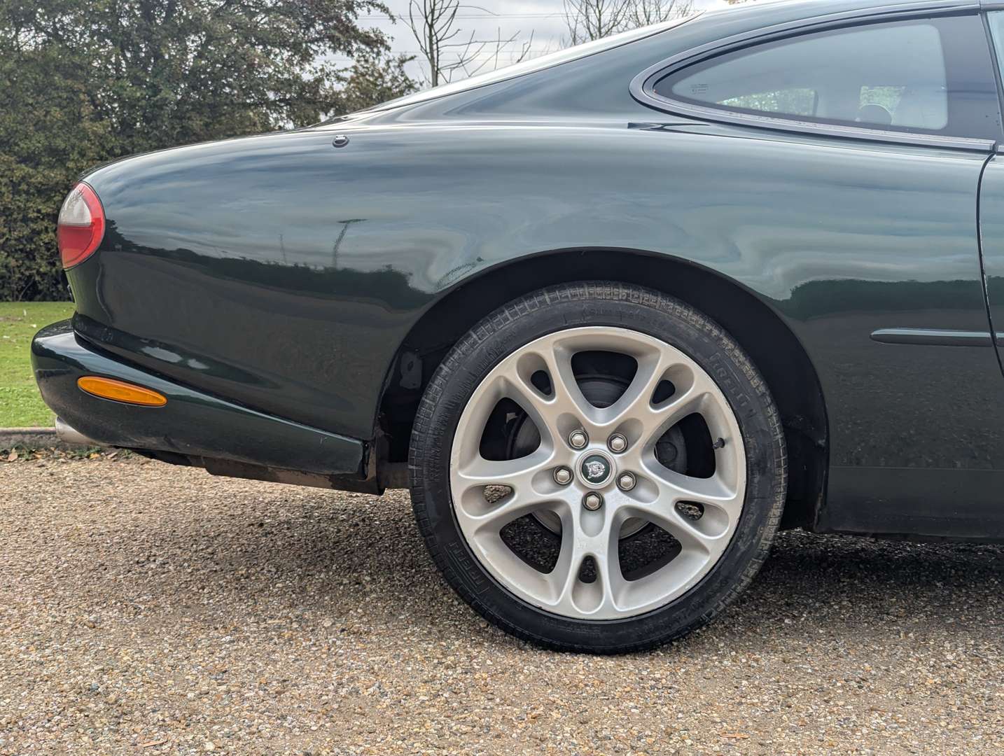<p>1997 JAGUAR XK8 4.0 COUPE AUTO</p>