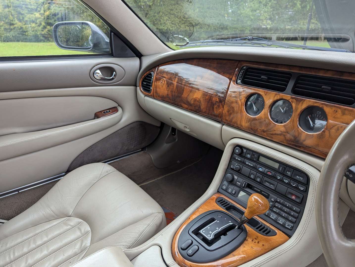 <p>1997 JAGUAR XK8 4.0 COUPE AUTO</p>
