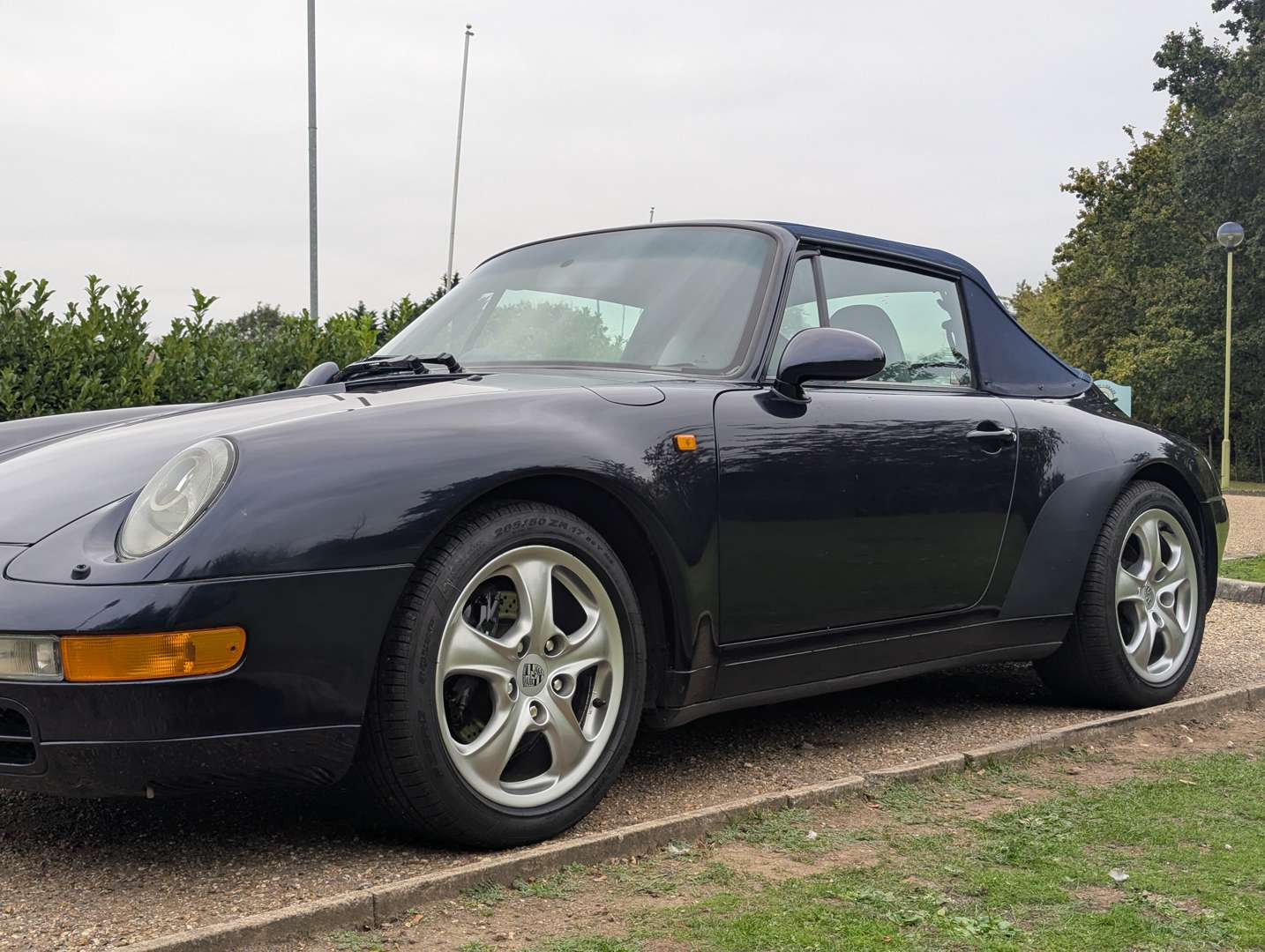 <p>1995 PORSCHE 911 (993) 3.6 CARRERA CABRIO</p>