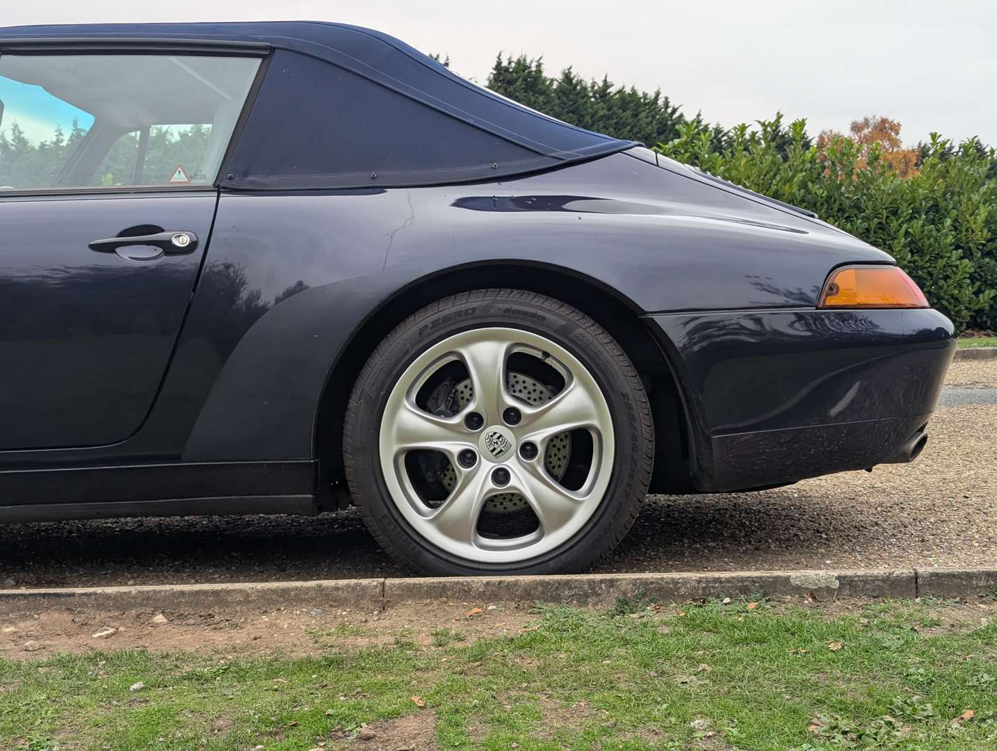 <p>1995 PORSCHE 911 (993) 3.6 CARRERA CABRIO</p>