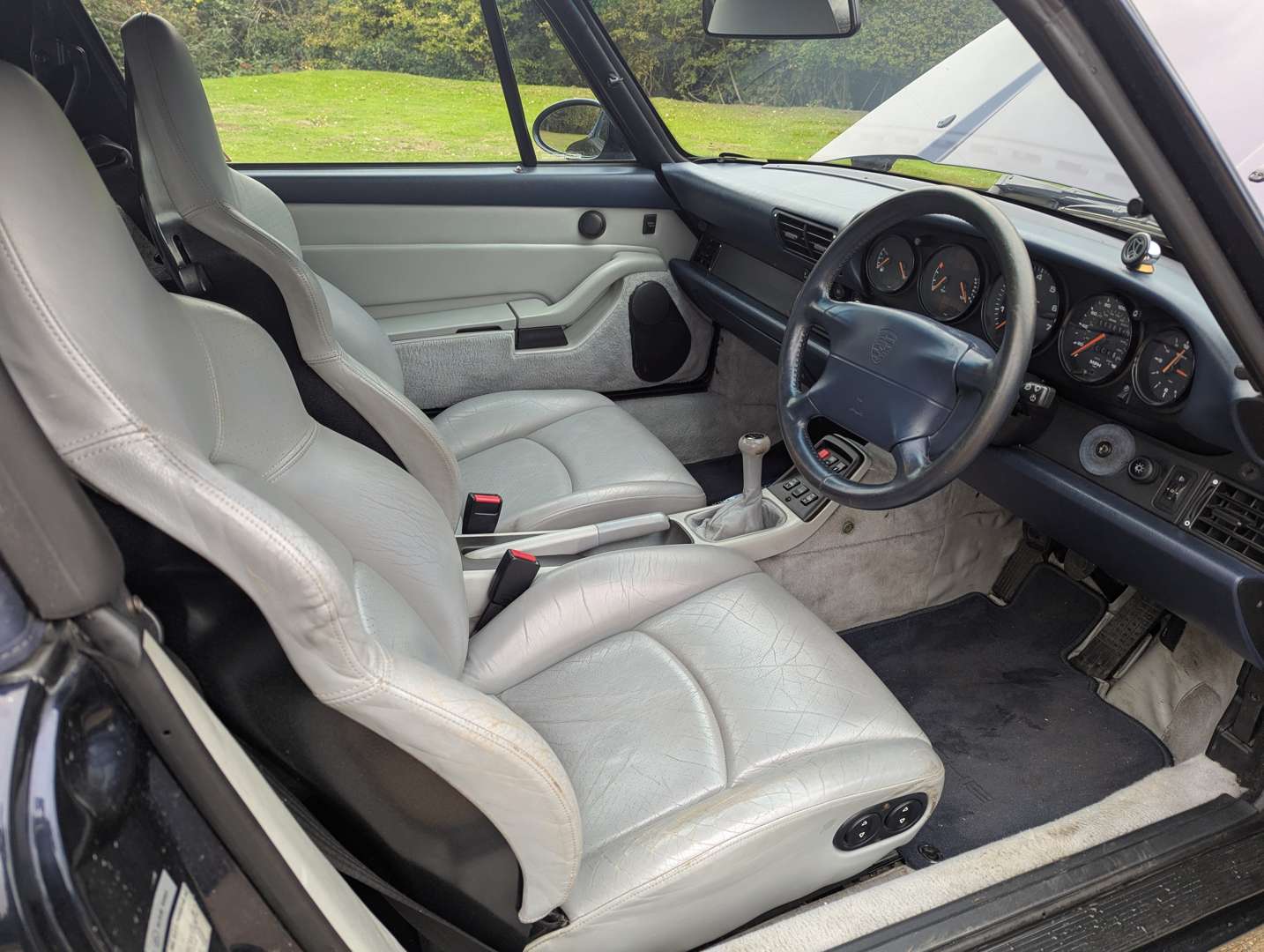 <p>1995 PORSCHE 911 (993) 3.6 CARRERA CABRIO</p>