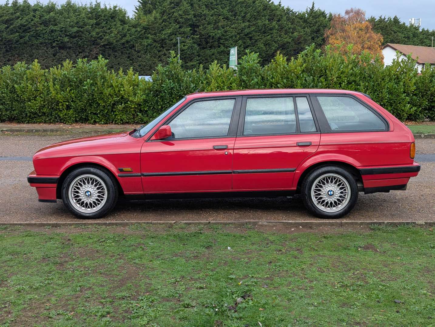 <p>1989 BMW E30 TOURING (E34 TDS CONVERSION)</p>