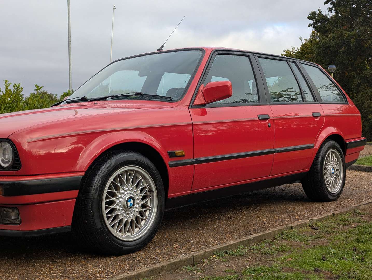 <p>1989 BMW E30 TOURING (E34 TDS CONVERSION)</p>