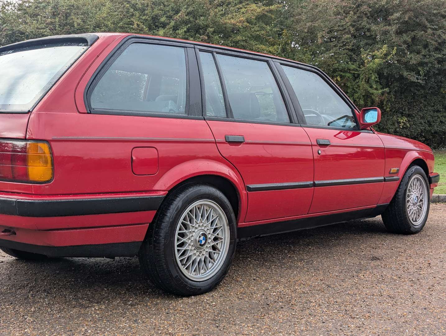 <p>1989 BMW E30 TOURING (E34 TDS CONVERSION)</p>