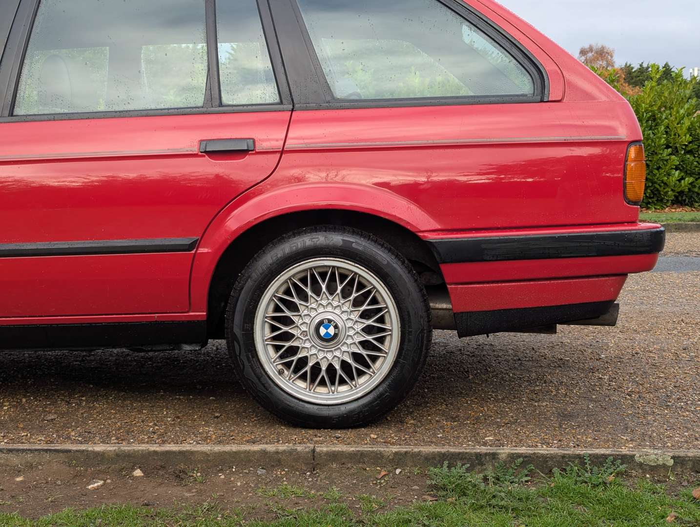 <p>1989 BMW E30 TOURING (E34 TDS CONVERSION)</p>