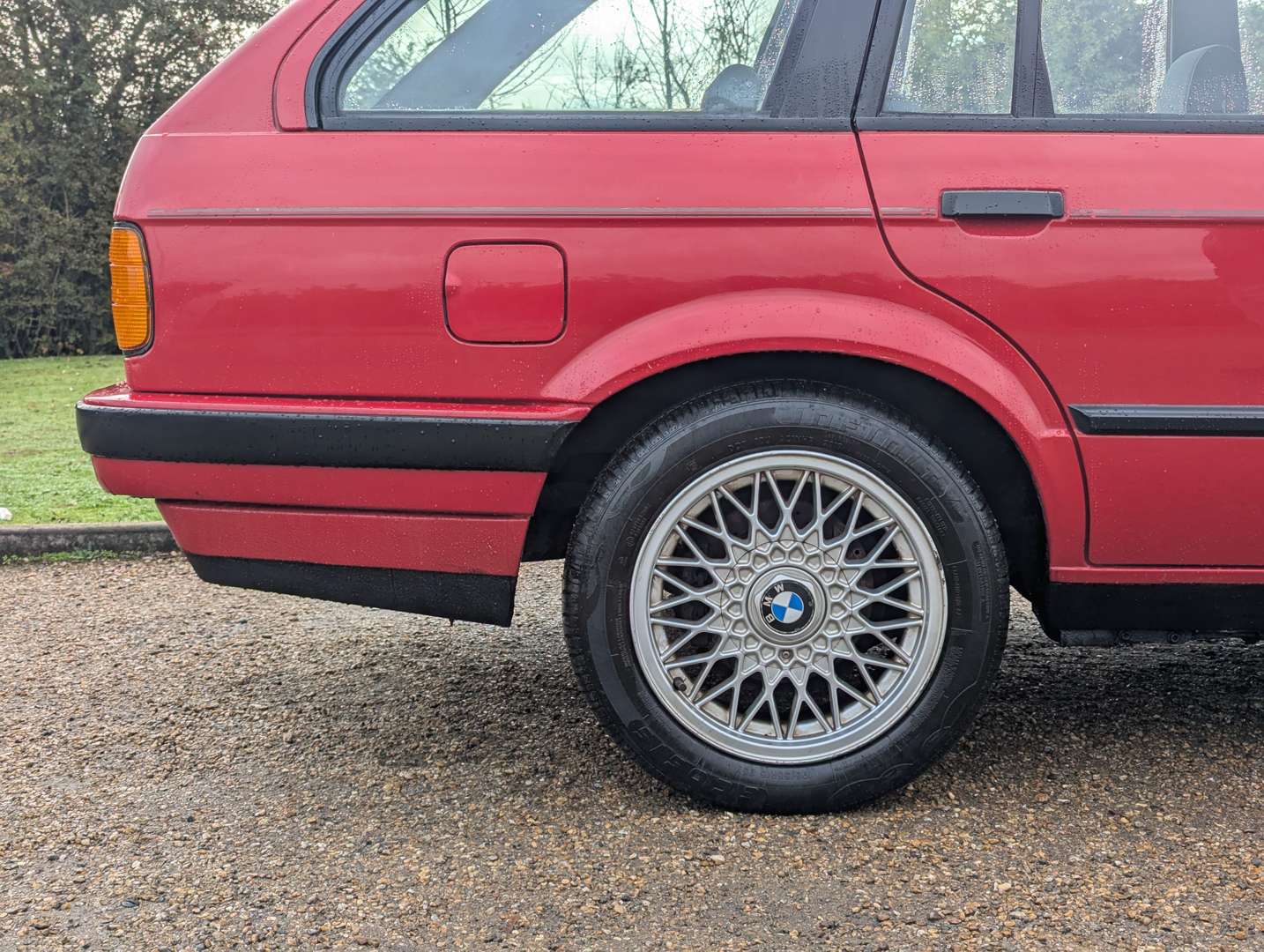 <p>1989 BMW E30 TOURING (E34 TDS CONVERSION)</p>