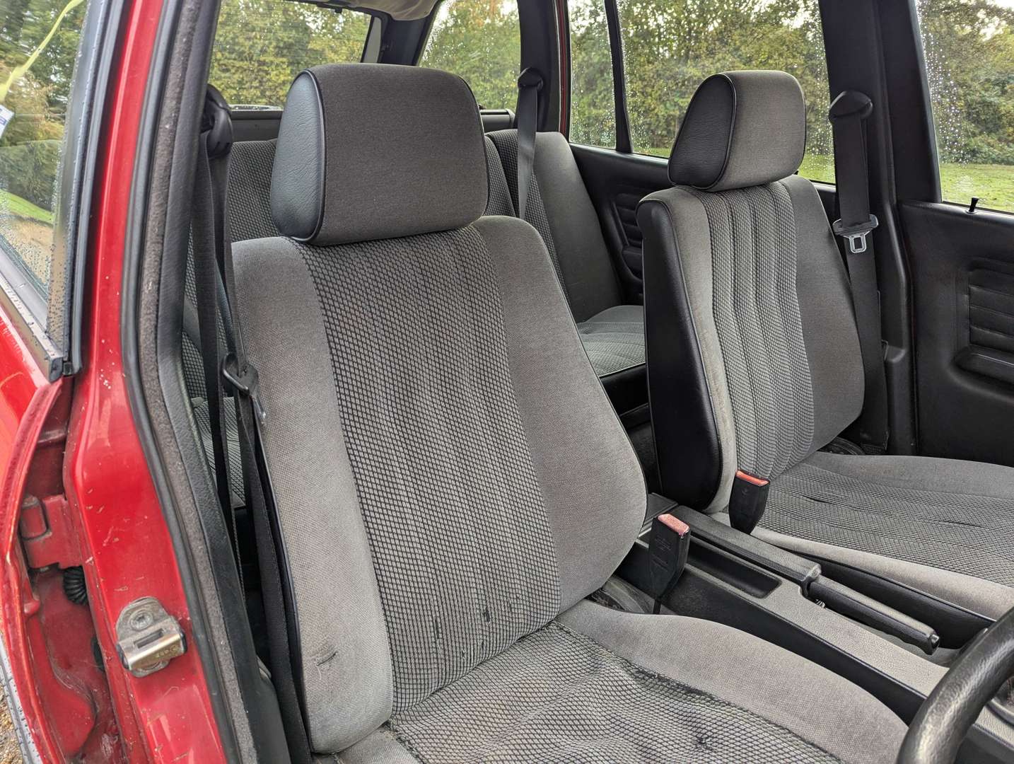 <p>1989 BMW E30 TOURING (E34 TDS CONVERSION)</p>