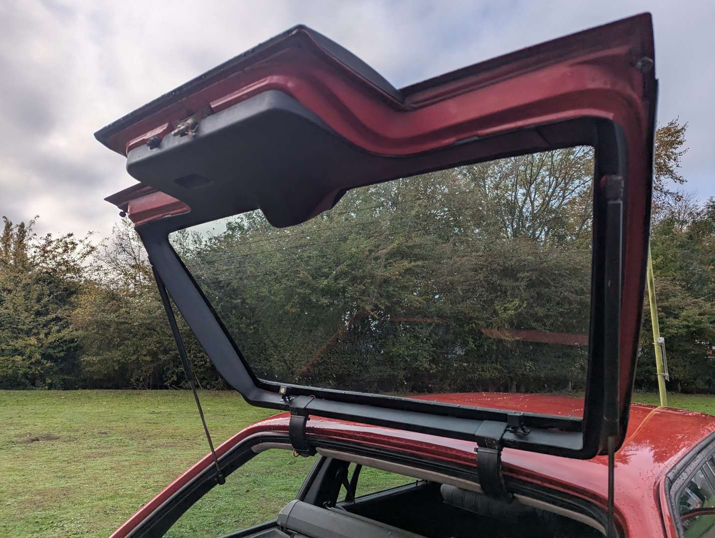 <p>1989 BMW E30 TOURING (E34 TDS CONVERSION)</p>