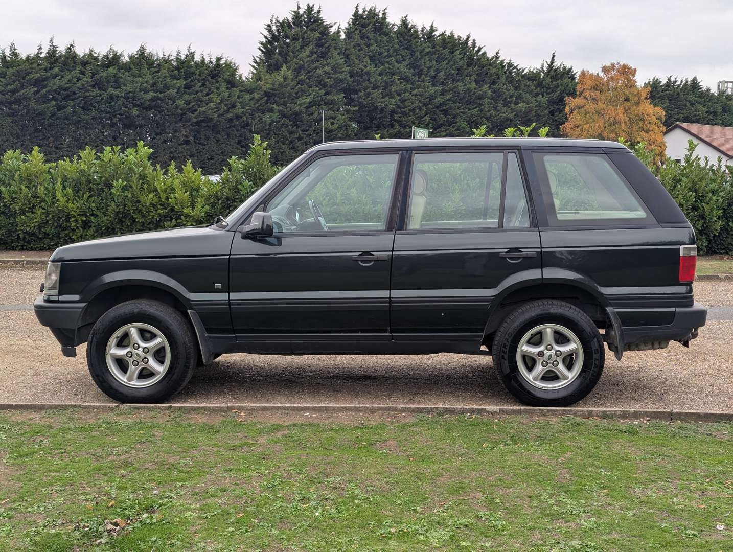 <p>2000 RANGE ROVER 2.5 DSE AUTO</p>
