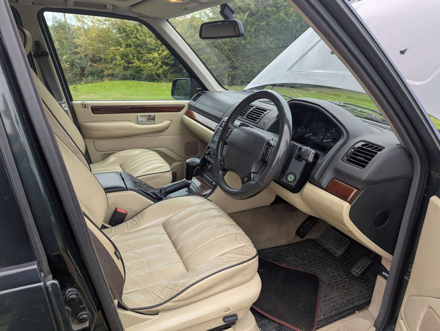 <p>2000 RANGE ROVER 2.5 DSE AUTO</p>