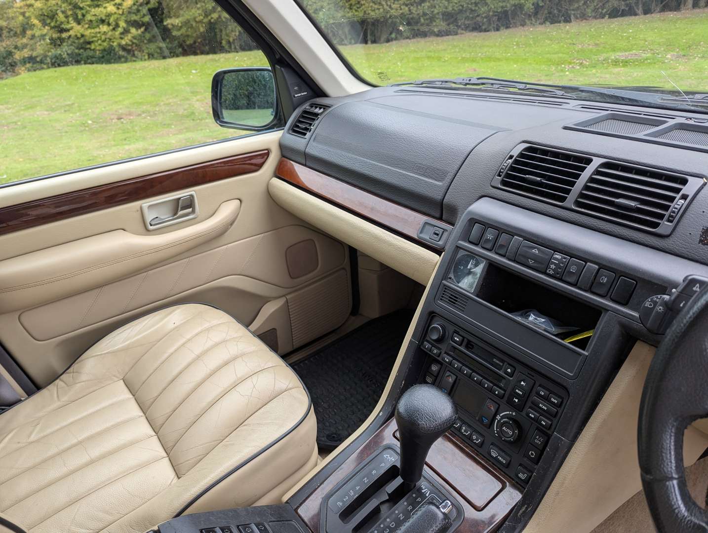 <p>2000 RANGE ROVER 2.5 DSE AUTO</p>