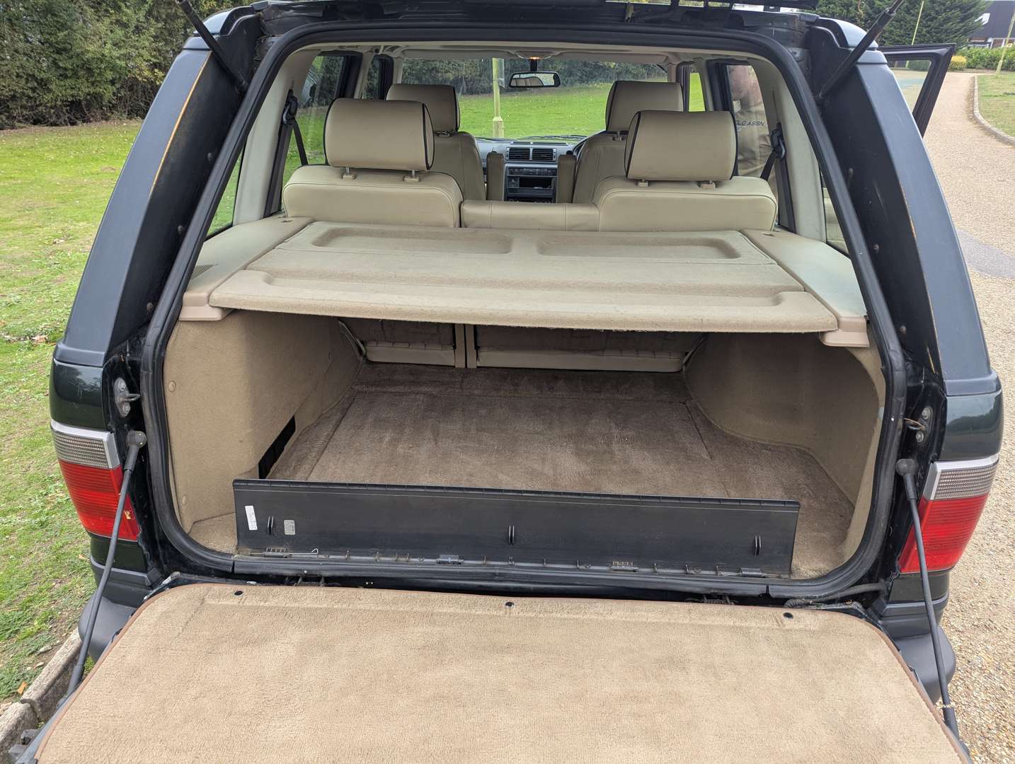 <p>2000 RANGE ROVER 2.5 DSE AUTO</p>