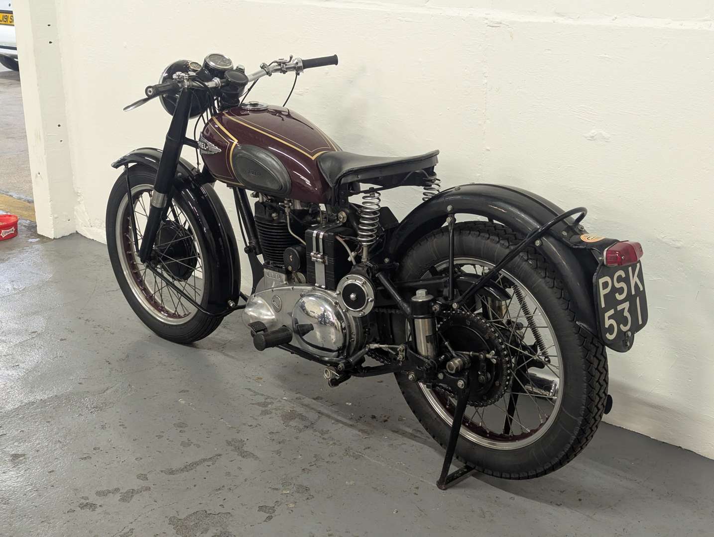 <p>1952 ARIEL 350 RED HUNTER</p>