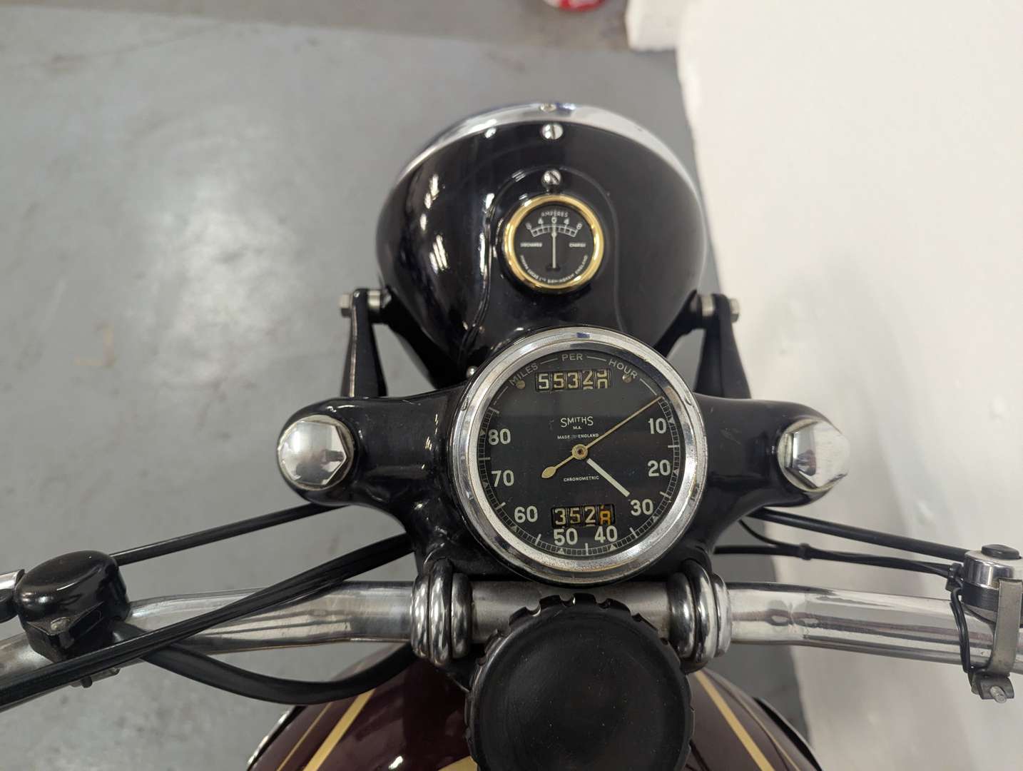 <p>1952 ARIEL 350 RED HUNTER</p>