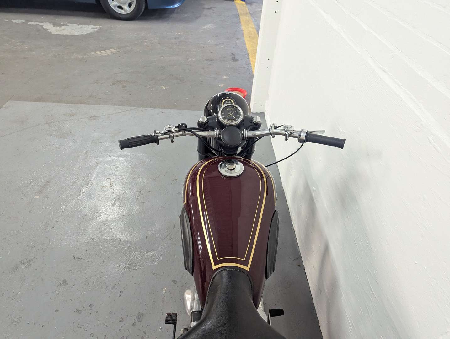 <p>1952 ARIEL 350 RED HUNTER</p>