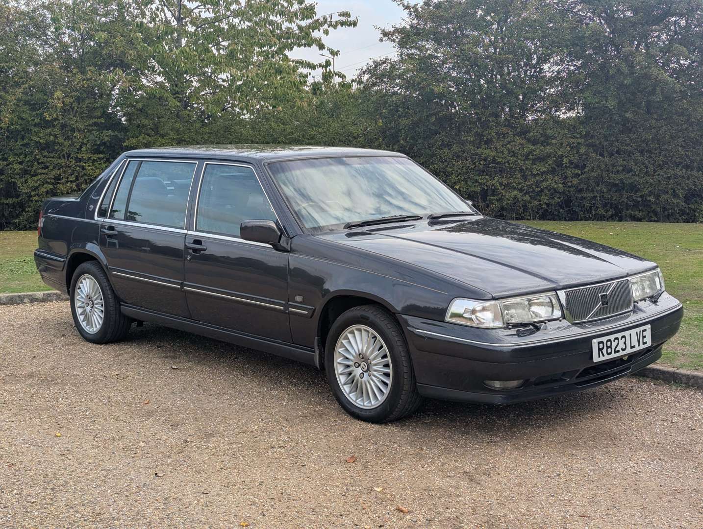 <p>1998 VOLVO S90 ROYAL LWB</p>