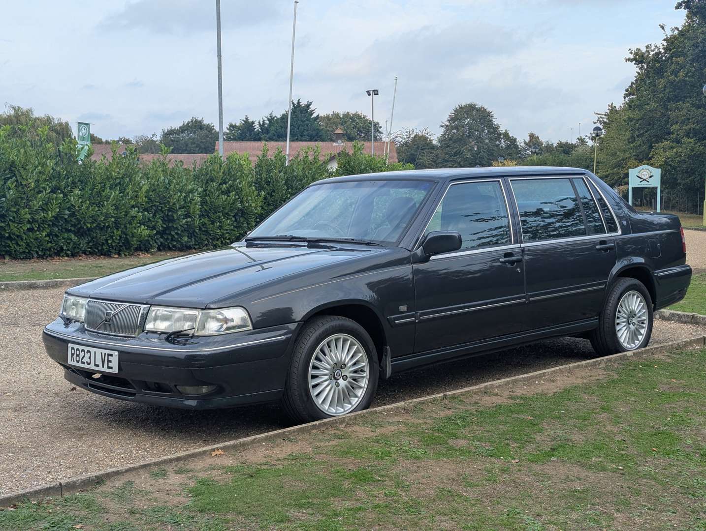 <p>1998 VOLVO S90 ROYAL LWB</p>