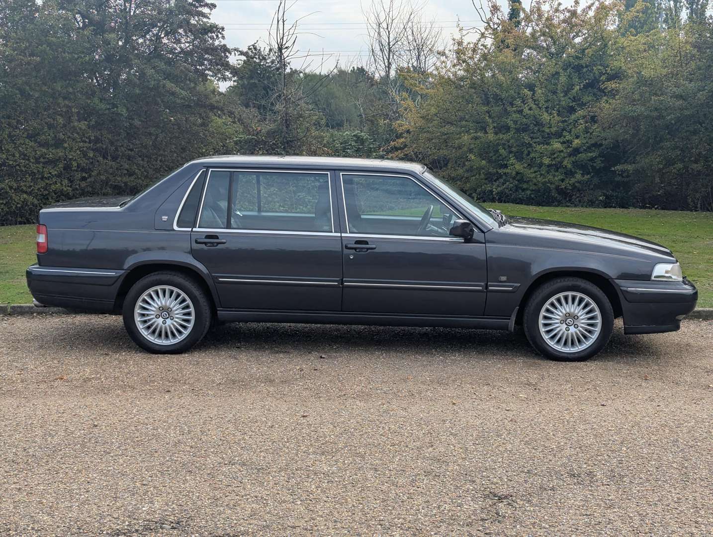 <p>1998 VOLVO S90 ROYAL LWB</p>