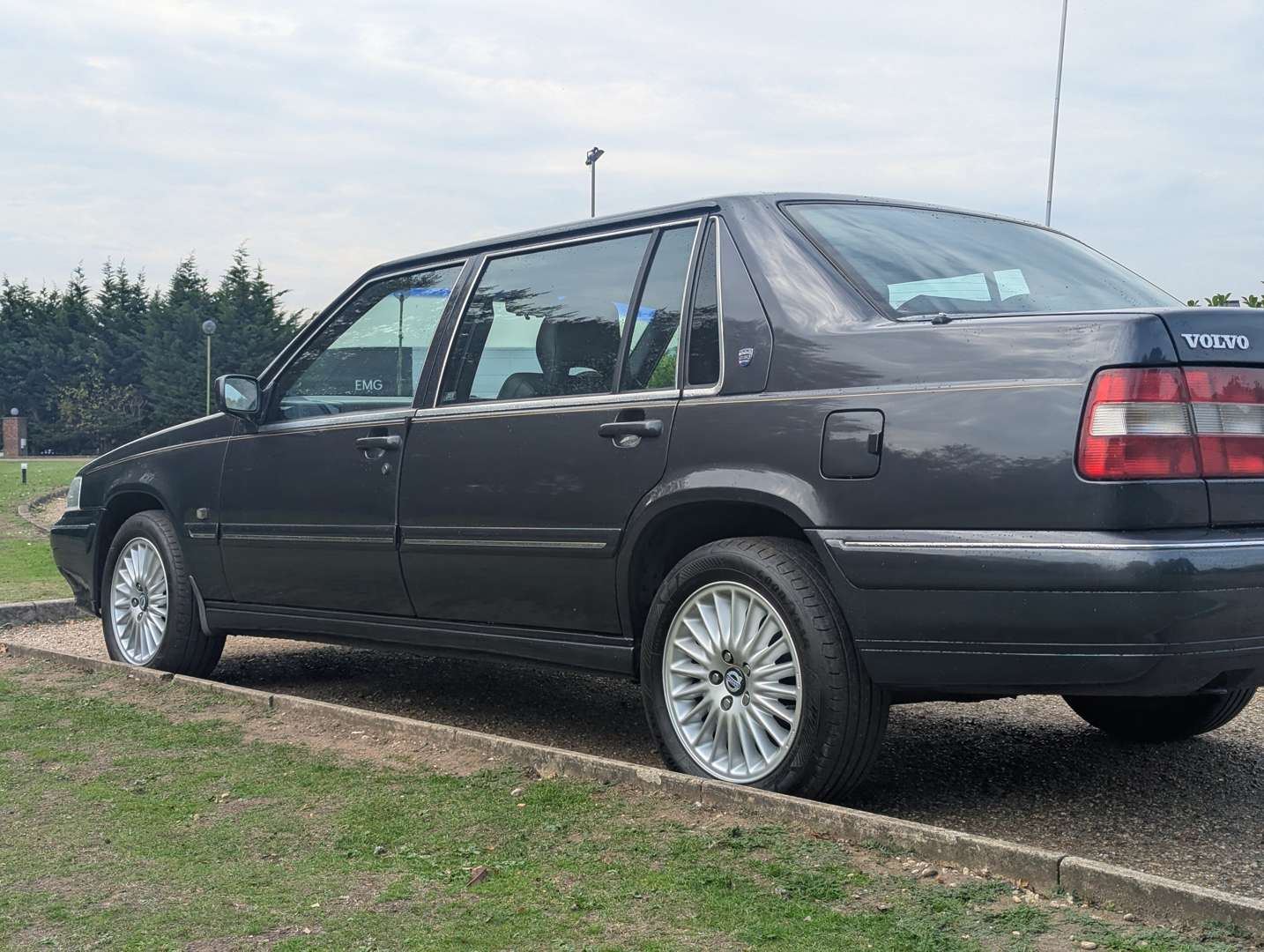 <p>1998 VOLVO S90 ROYAL LWB</p>