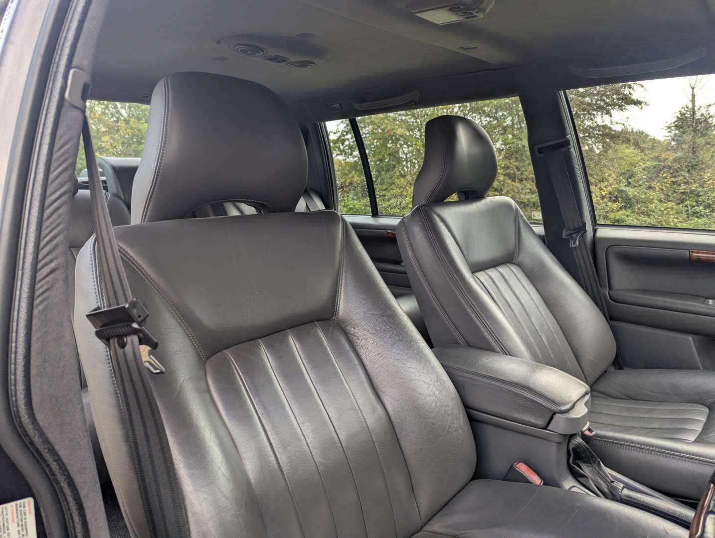 <p>1998 VOLVO S90 ROYAL LWB</p>