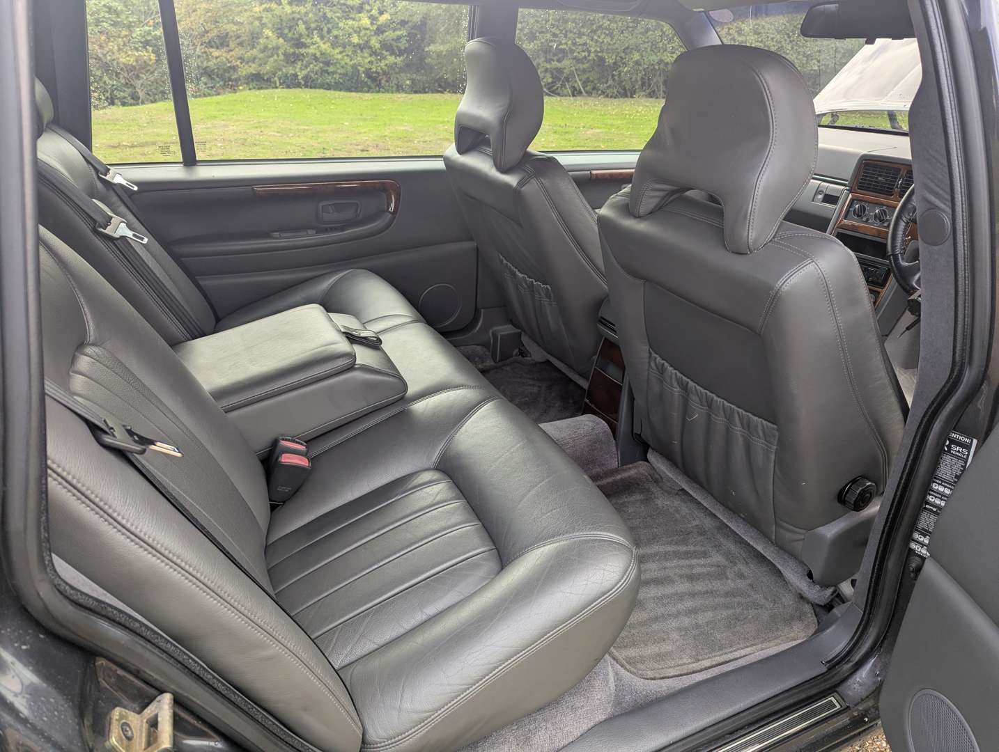 <p>1998 VOLVO S90 ROYAL LWB</p>