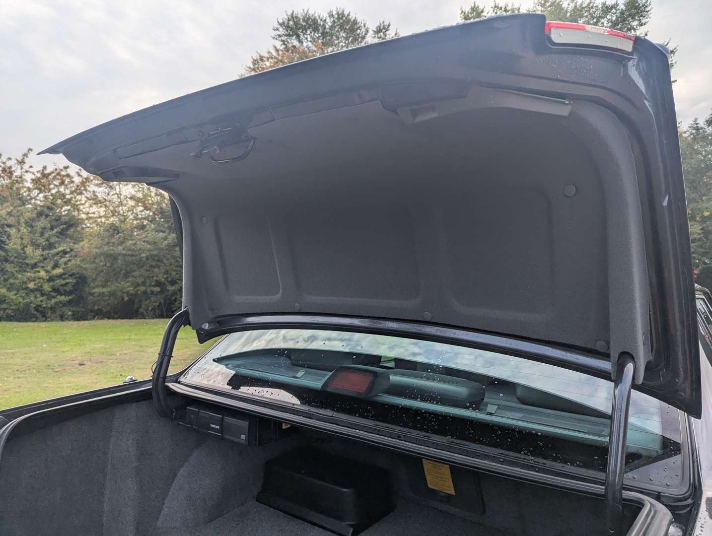 <p>1998 VOLVO S90 ROYAL LWB</p>