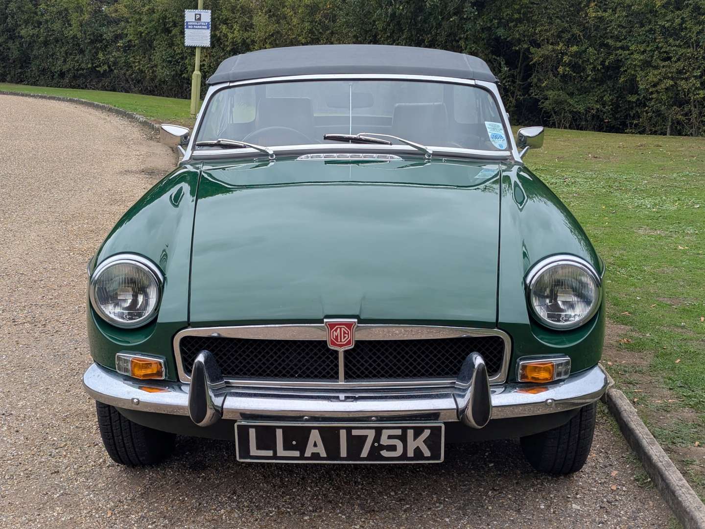 <p>1972 MG B ROADSTER AUTOMATIC</p>