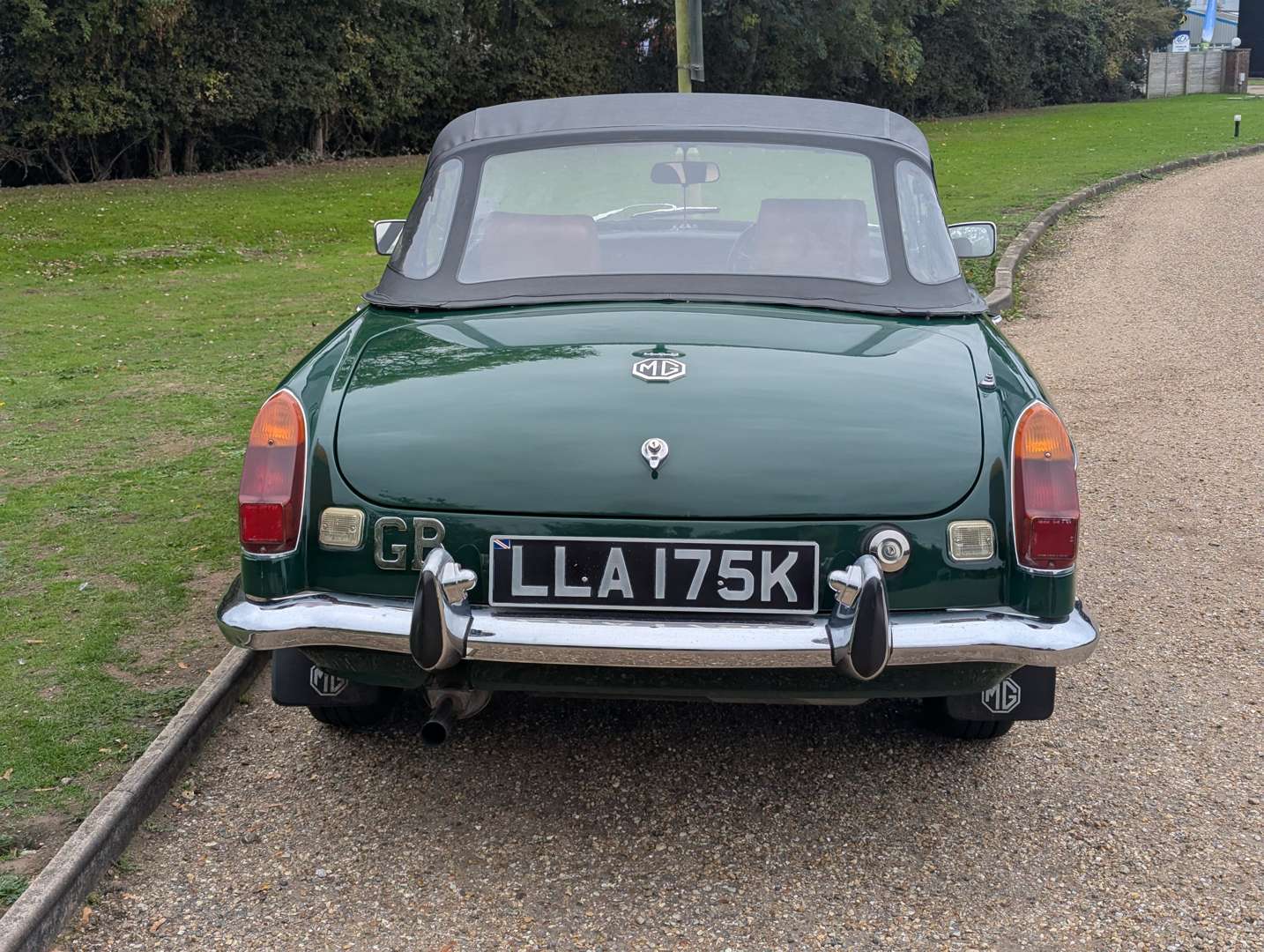 <p>1972 MG B ROADSTER AUTOMATIC</p>