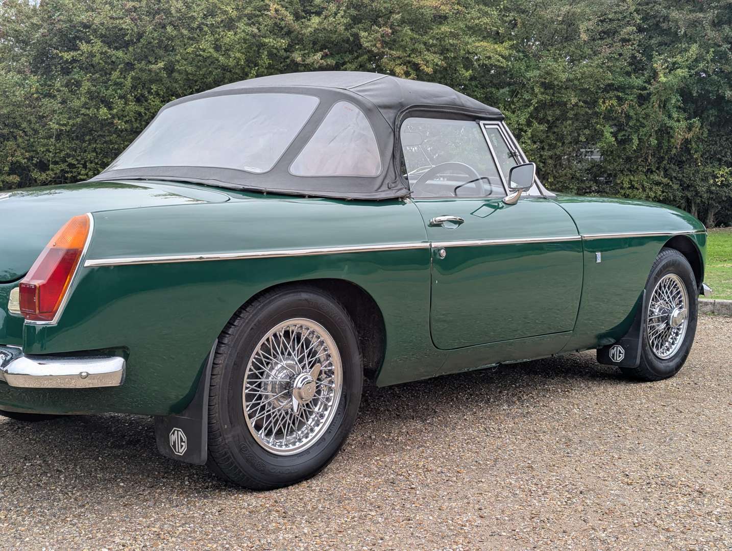 <p>1972 MG B ROADSTER AUTOMATIC</p>