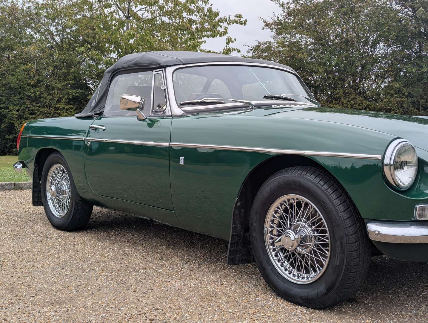 <p>1972 MG B ROADSTER AUTOMATIC</p>