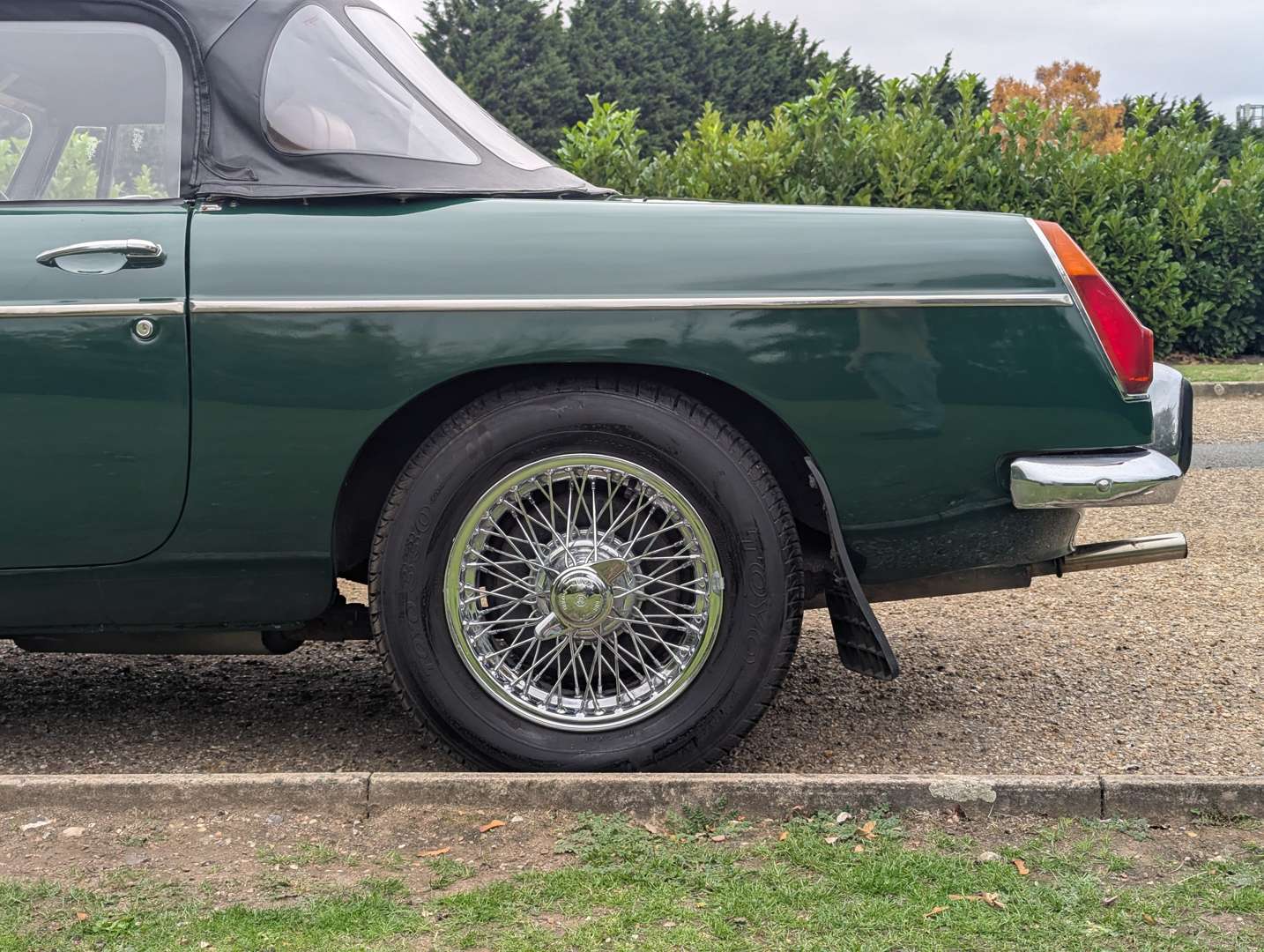 <p>1972 MG B ROADSTER AUTOMATIC</p>