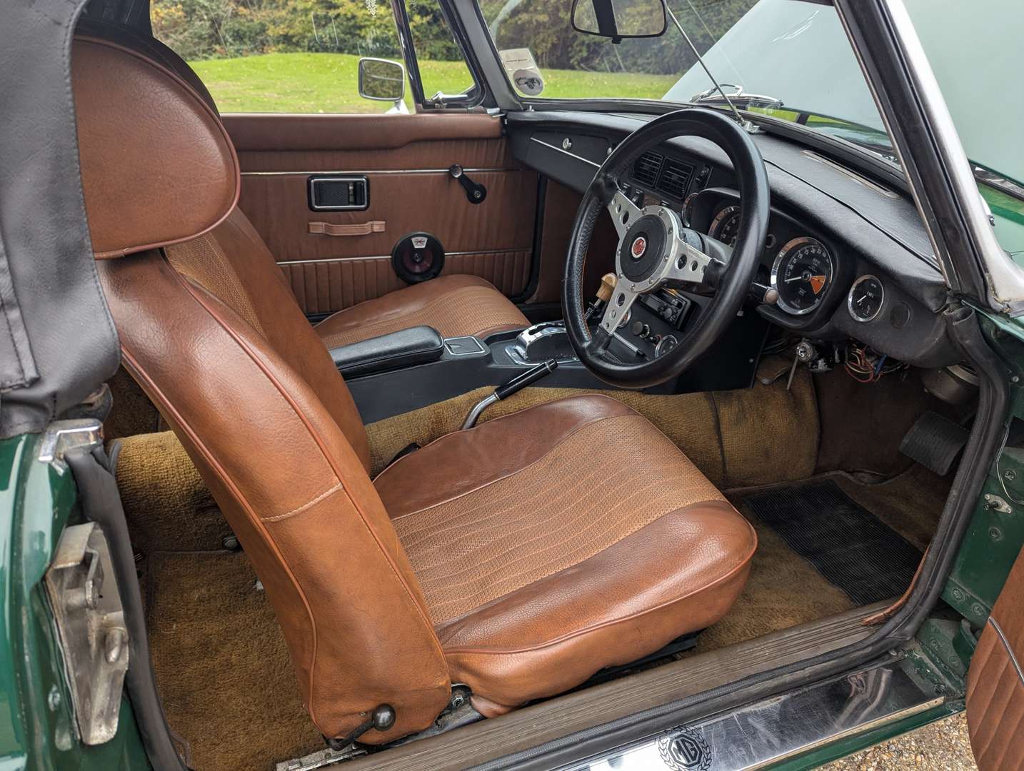 <p>1972 MG B ROADSTER AUTOMATIC</p>