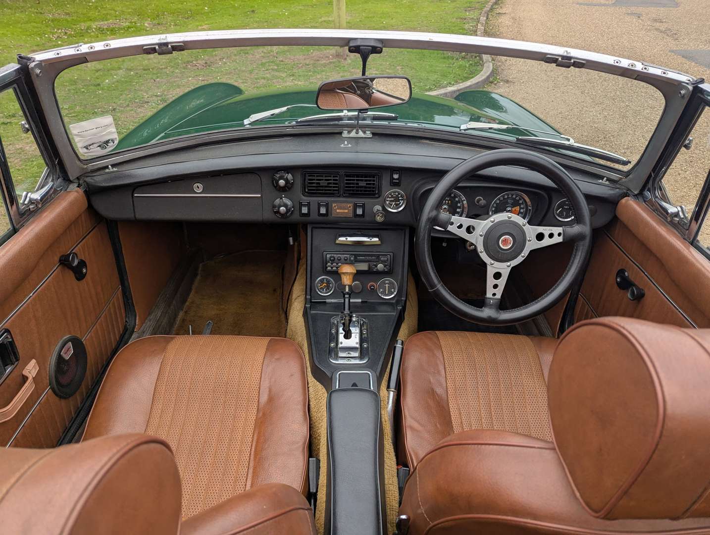 <p>1972 MG B ROADSTER AUTOMATIC</p>