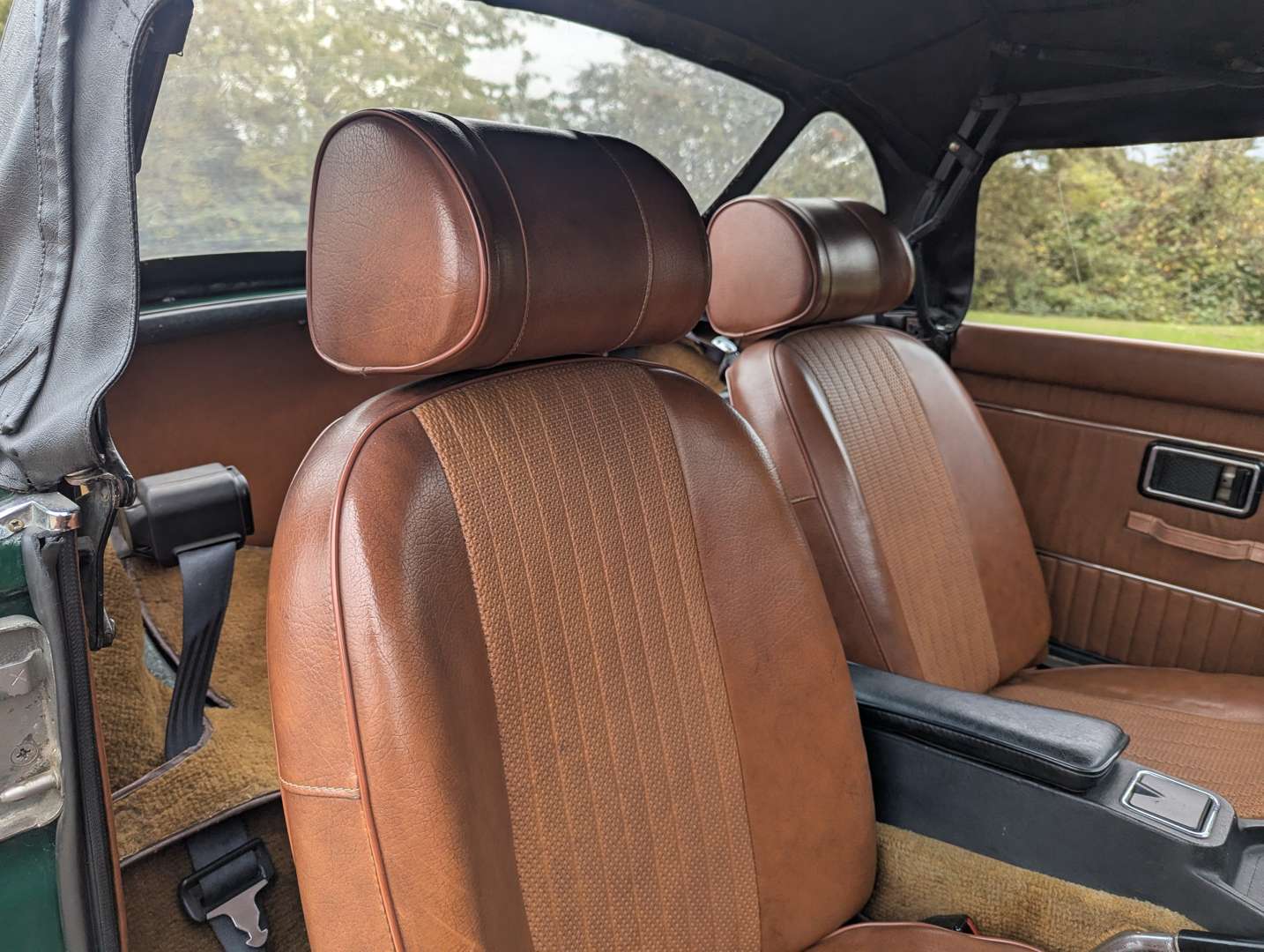 <p>1972 MG B ROADSTER AUTOMATIC</p>