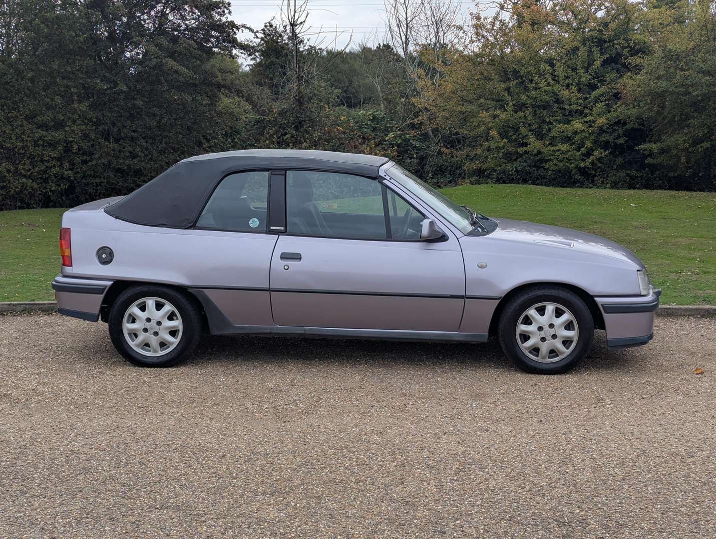 <p>1990 VAUXHALL ASTRA GTE CONVERTIBLE</p>