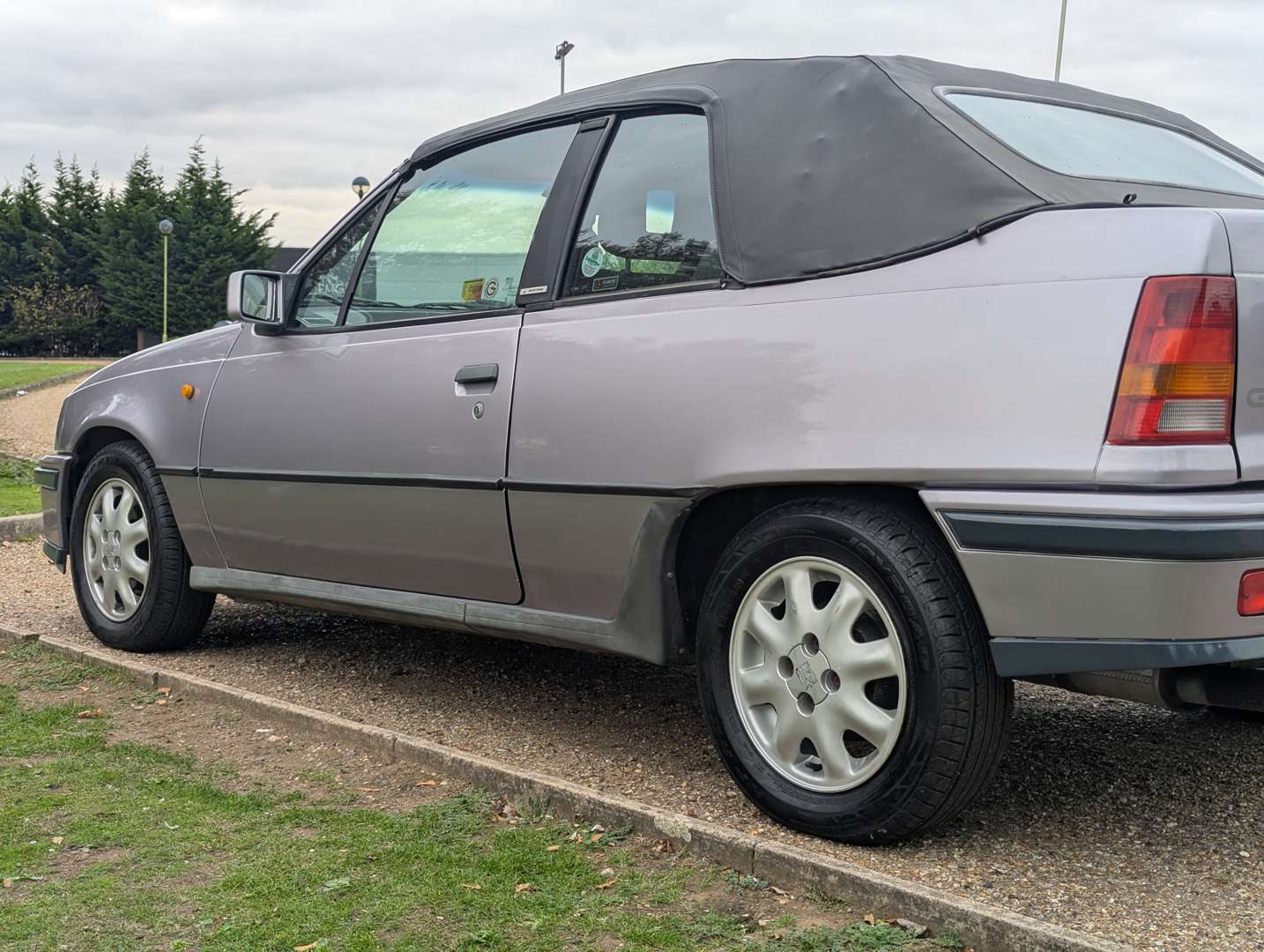 <p>1990 VAUXHALL ASTRA GTE CONVERTIBLE</p>
