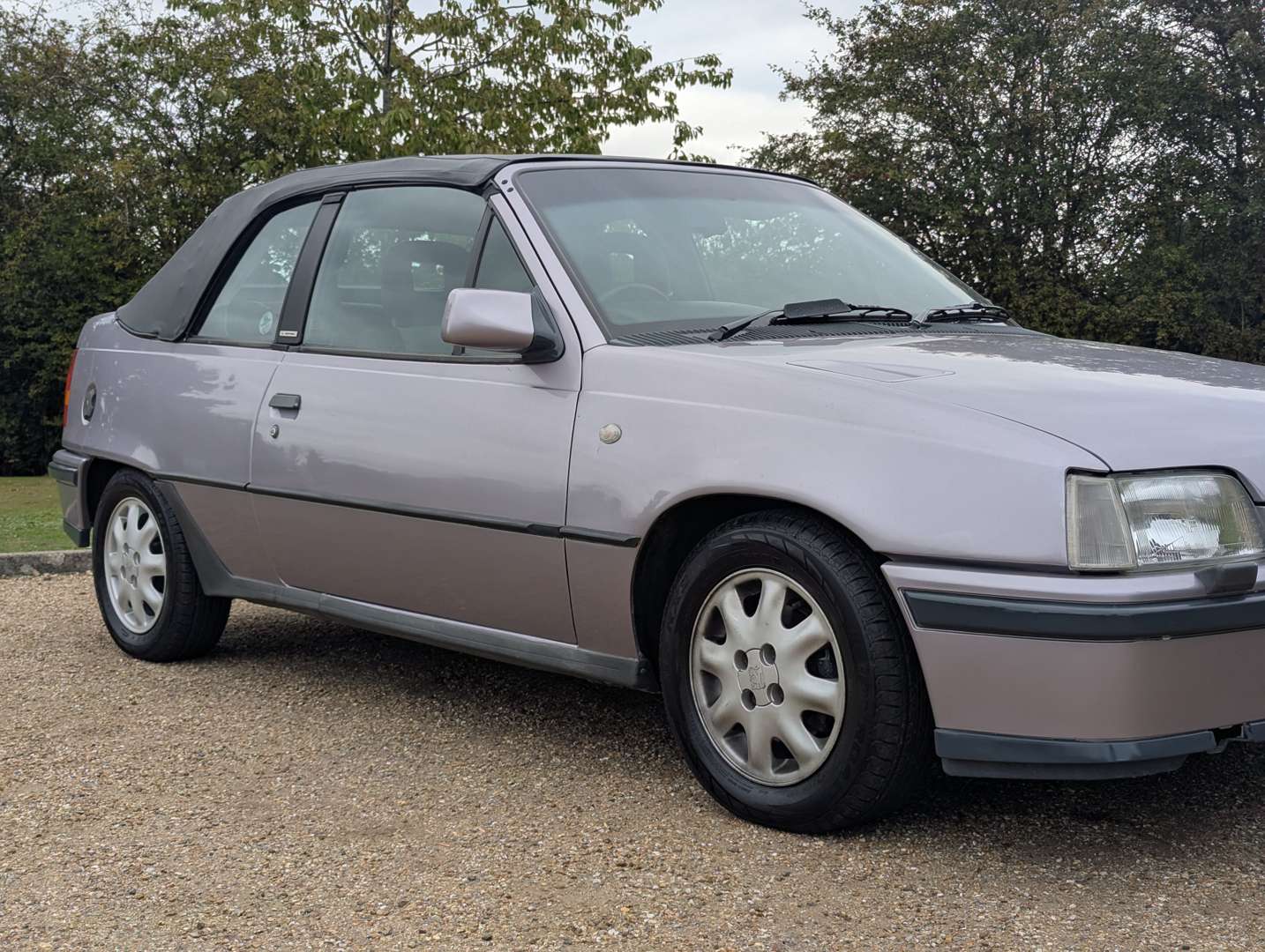 <p>1990 VAUXHALL ASTRA GTE CONVERTIBLE</p>