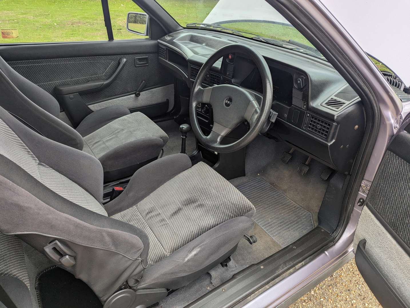 <p>1990 VAUXHALL ASTRA GTE CONVERTIBLE</p>