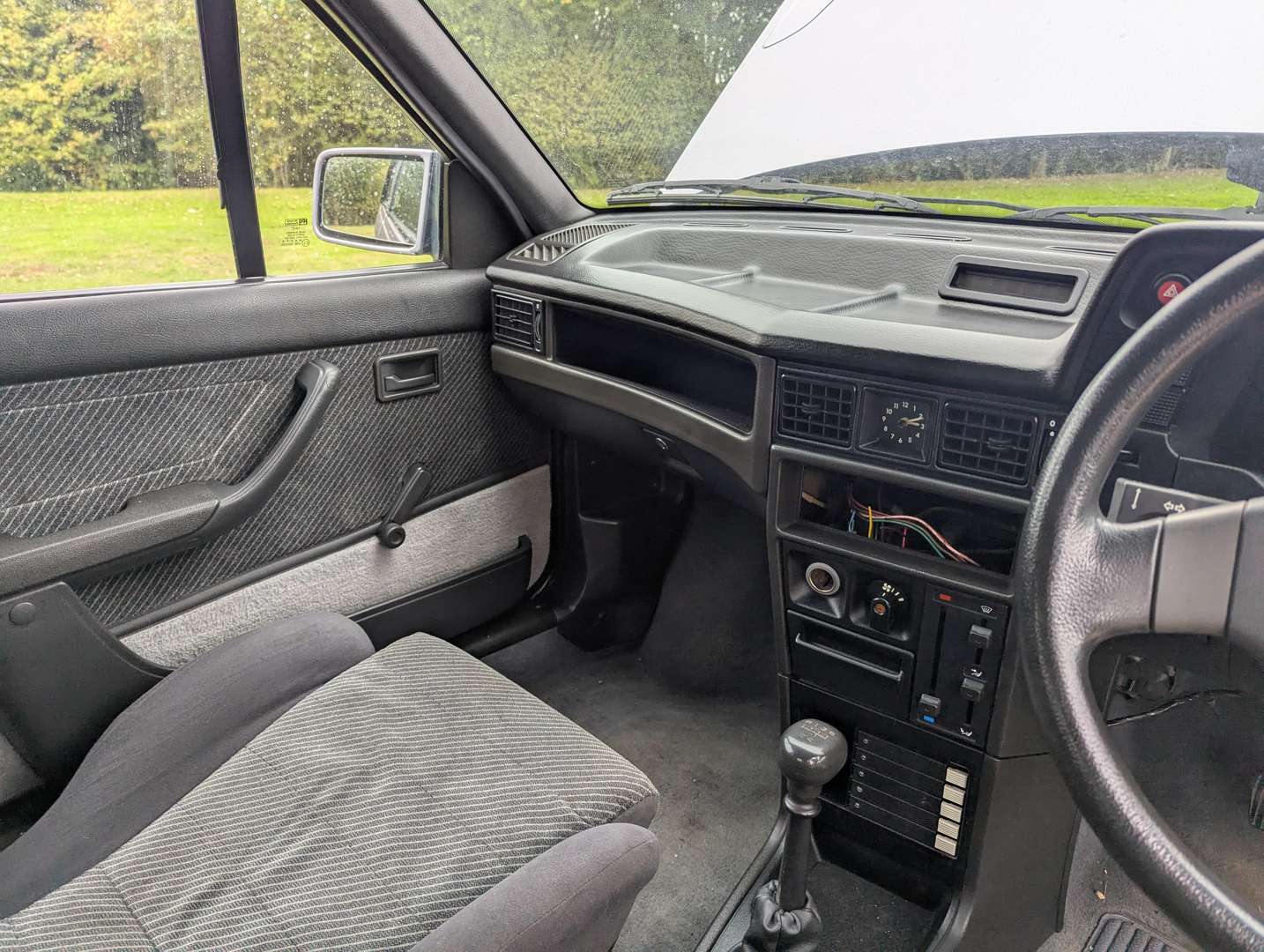 <p>1990 VAUXHALL ASTRA GTE CONVERTIBLE</p>