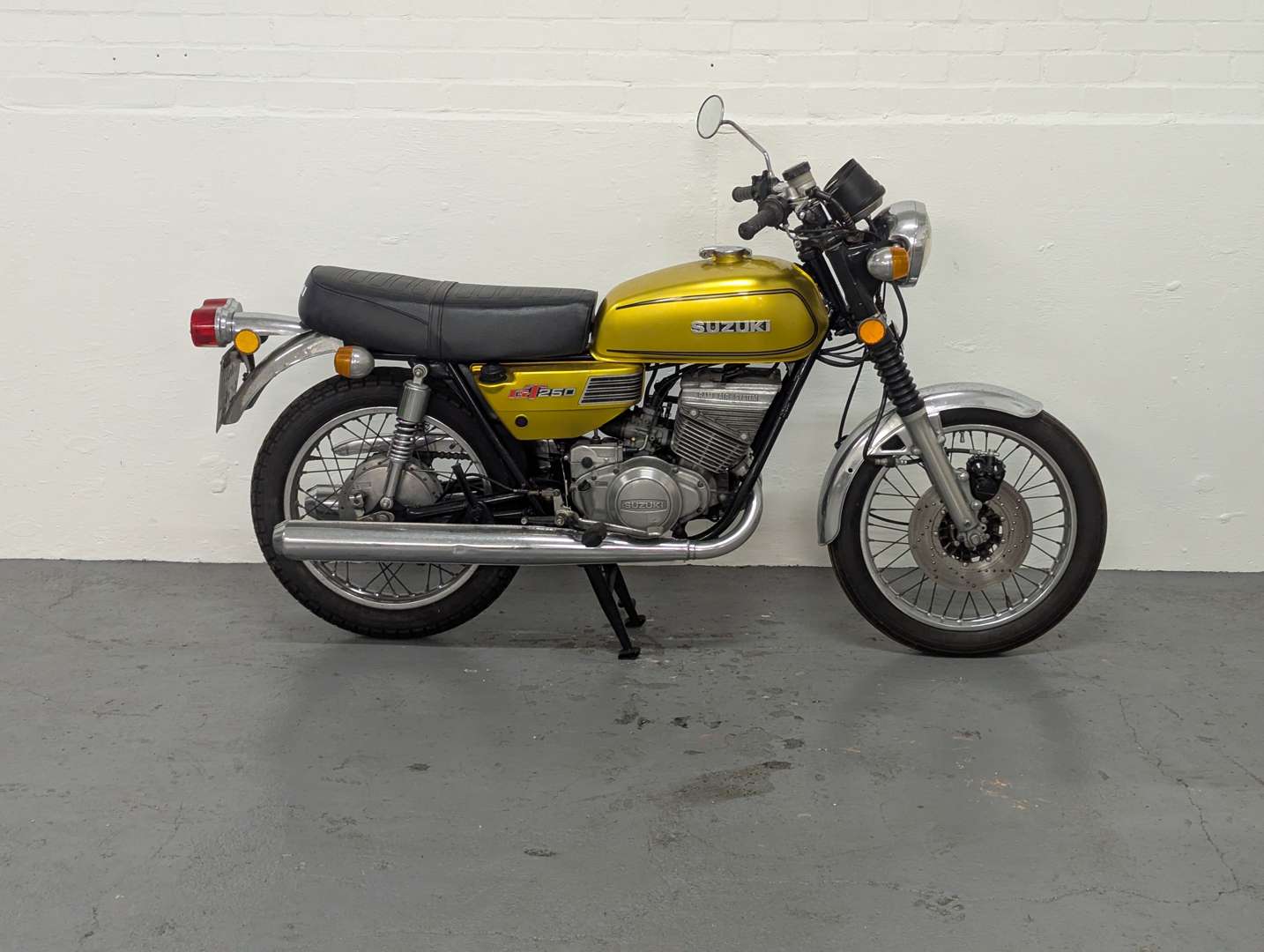 <p>1975 SUZUKI GT250</p>