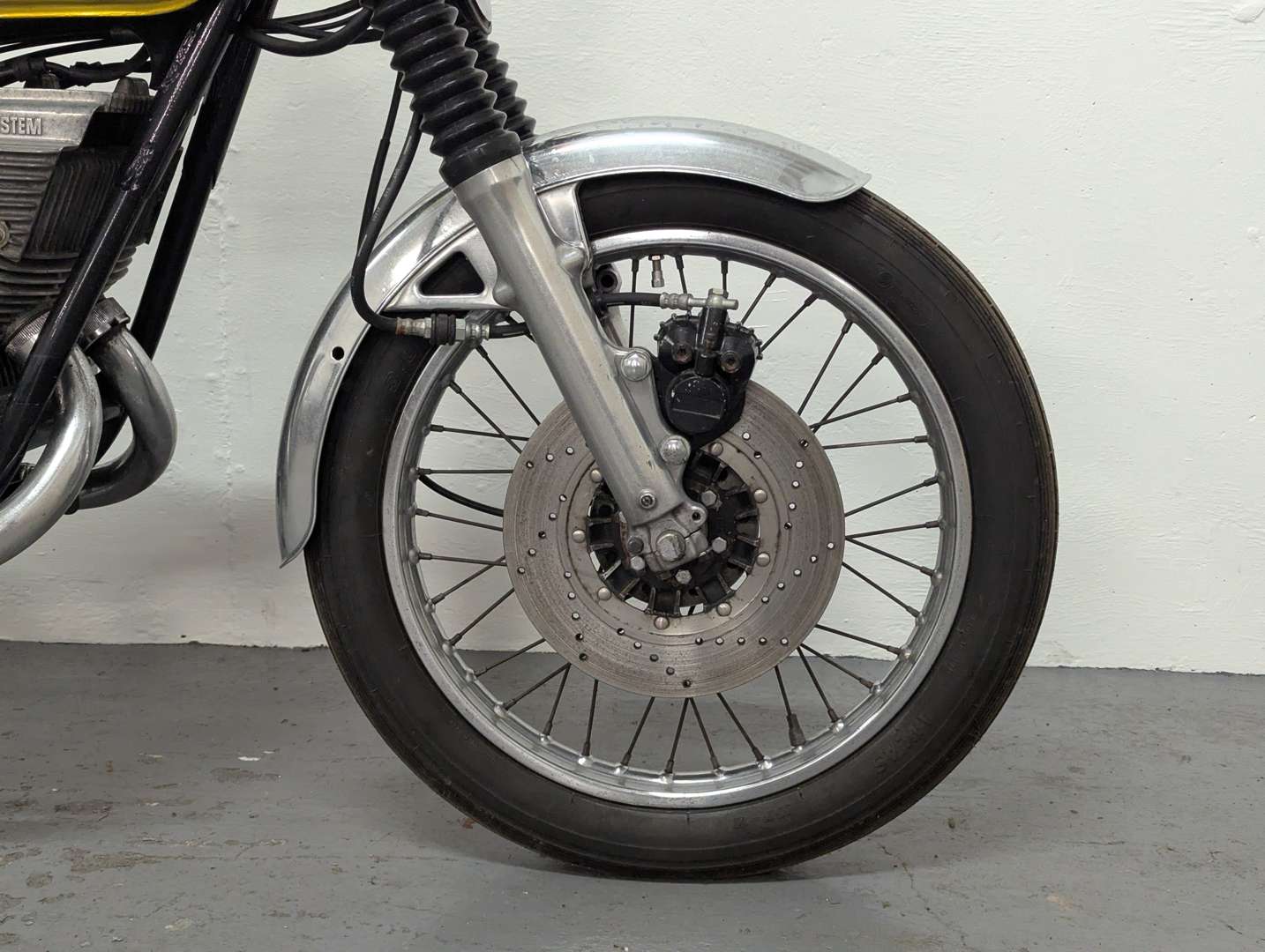 <p>1975 SUZUKI GT250</p>