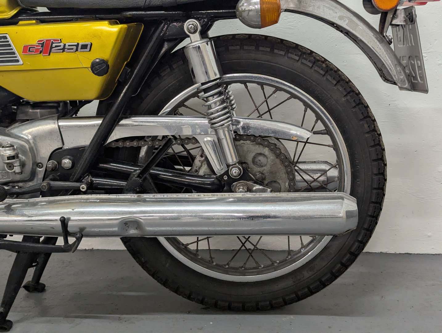 <p>1975 SUZUKI GT250</p>