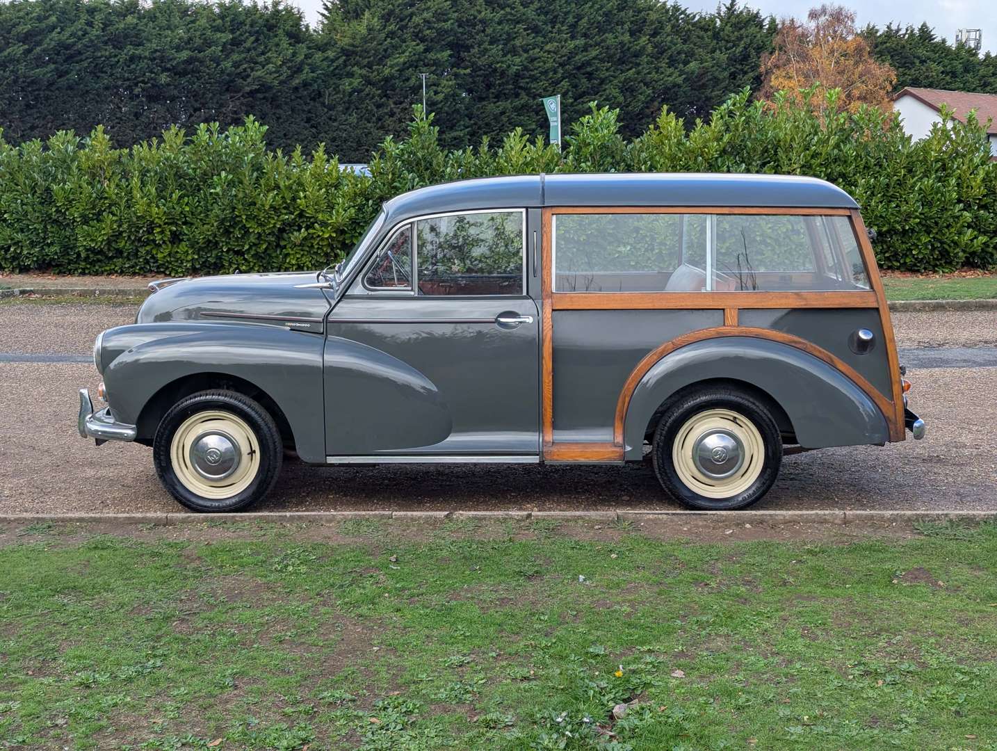 <p>1961 MORRIS MINOR 1000 TRAVELLER</p>
