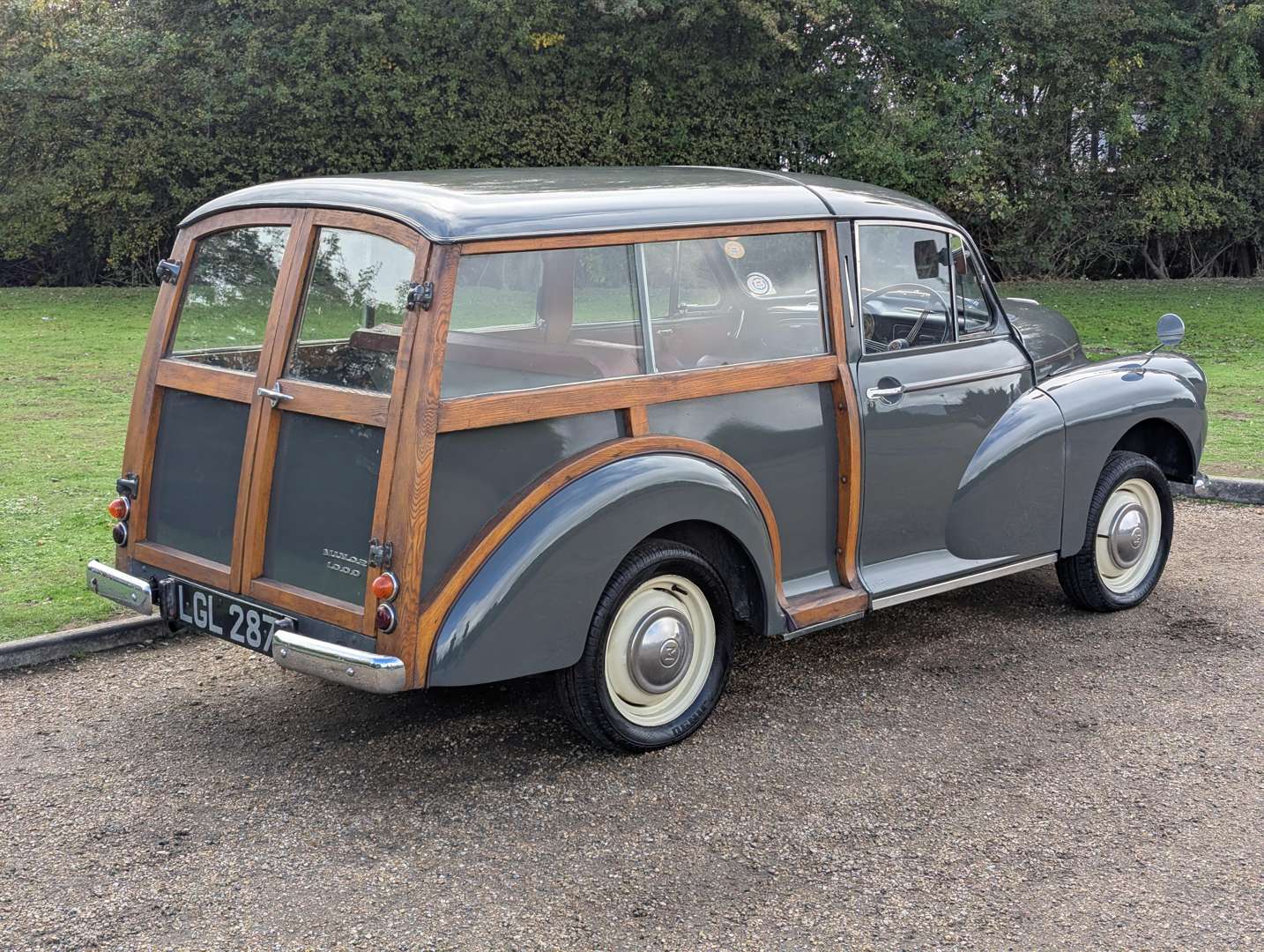 <p>1961 MORRIS MINOR 1000 TRAVELLER</p>