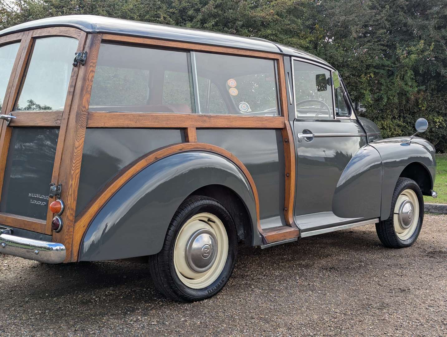 <p>1961 MORRIS MINOR 1000 TRAVELLER</p>