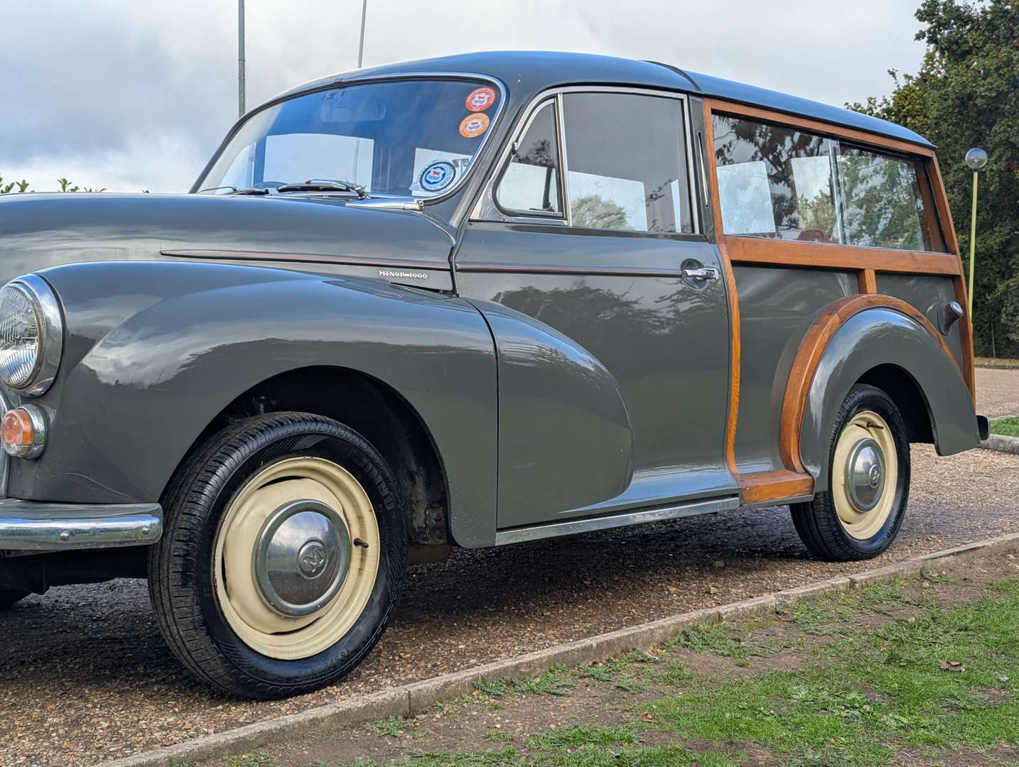 <p>1961 MORRIS MINOR 1000 TRAVELLER</p>