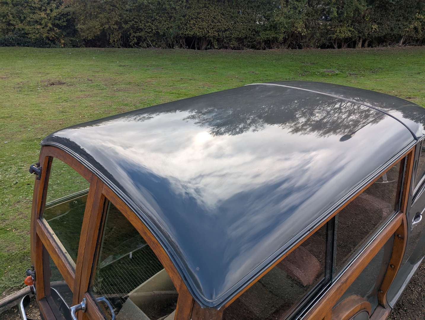 <p>1961 MORRIS MINOR 1000 TRAVELLER</p>