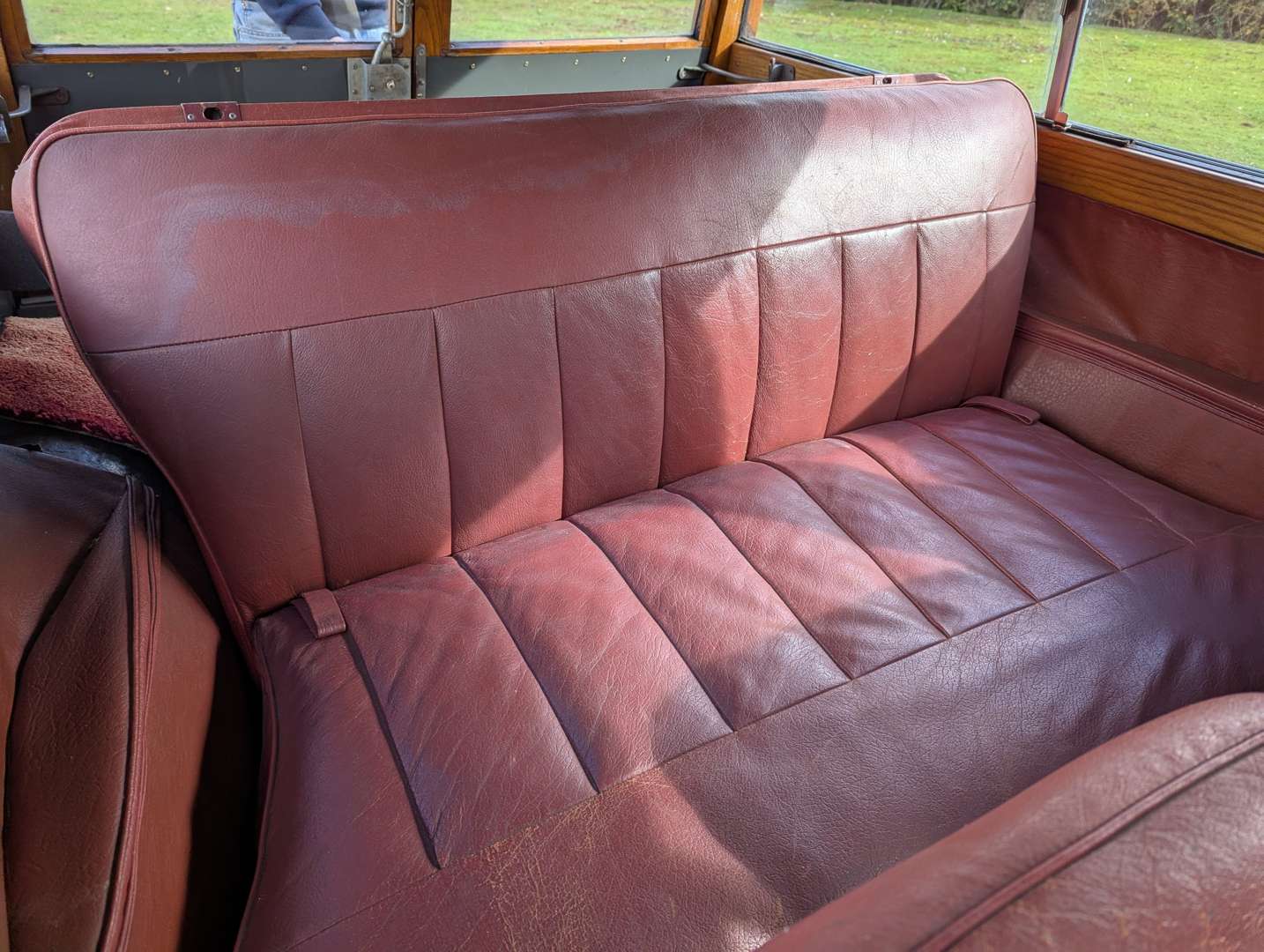 <p>1961 MORRIS MINOR 1000 TRAVELLER</p>